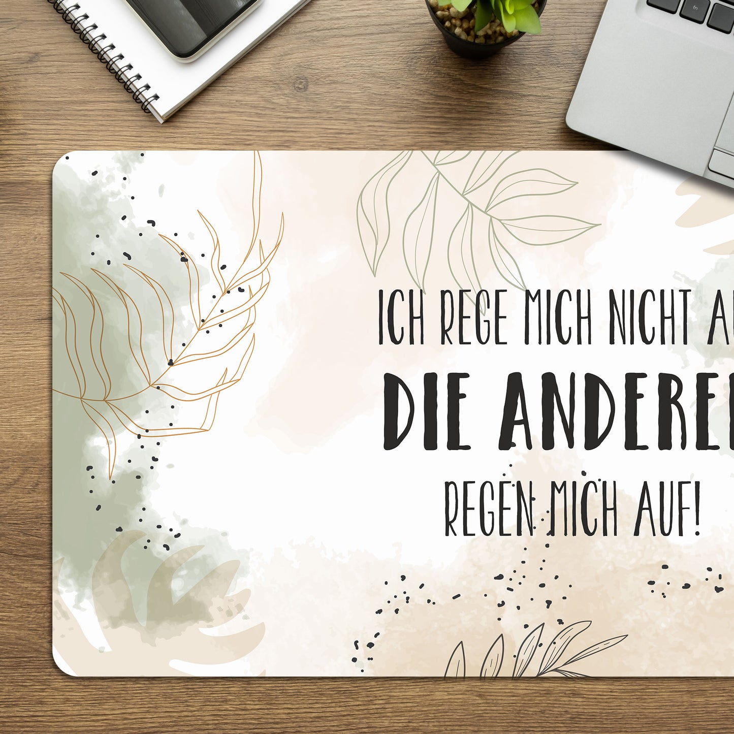 Nahaufnahme des gedruckten Wunschtexts in Schwarz in der Mitte der Unterlage