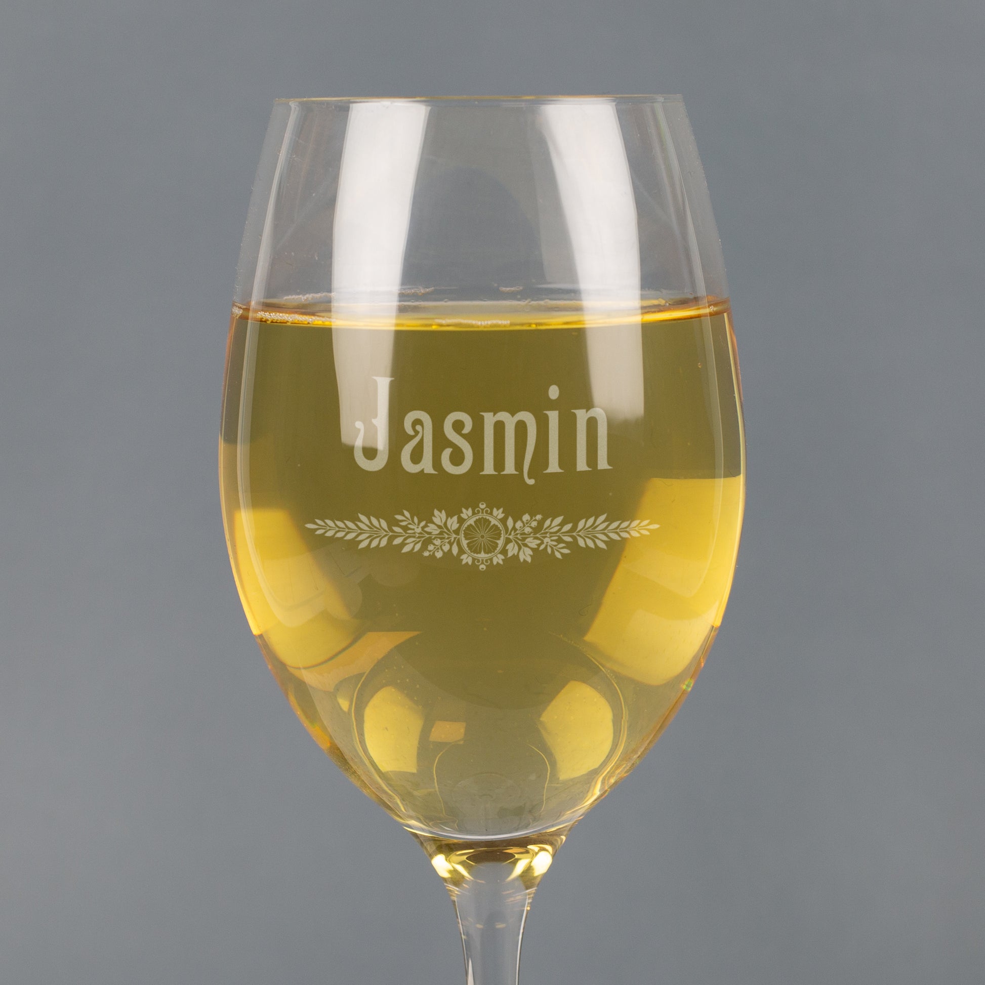 Detailansicht Gravur Jasmin und Blätter-Ornament auf Leonardo Weißweinglas