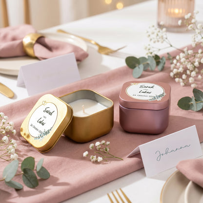 Geöffnete goldene Hochzeitskerze mit weißem Wachs und personalisiertem Deckel mit Eukalyptus-Motiv