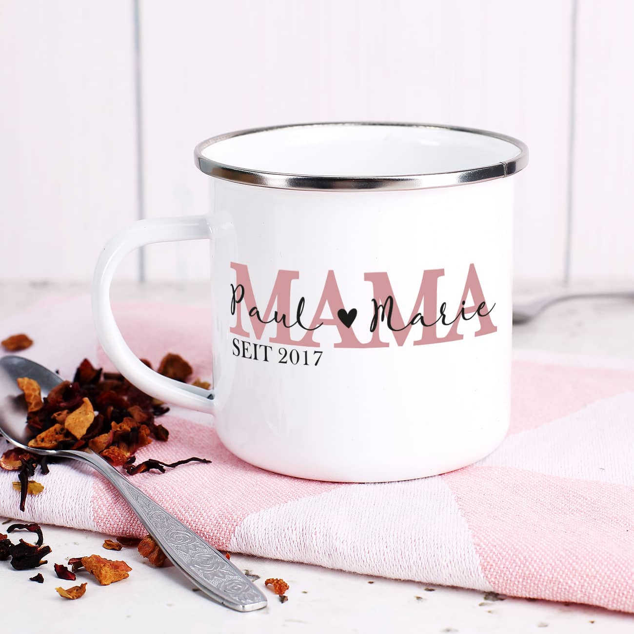 Tasse zum Muttertag mit den Namen der Kinder bedruckt