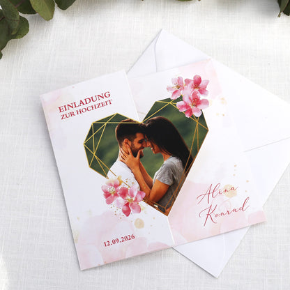 Einladungskarte zur Hochzeit - Faltkarte mit Foto im Blüten-Herz