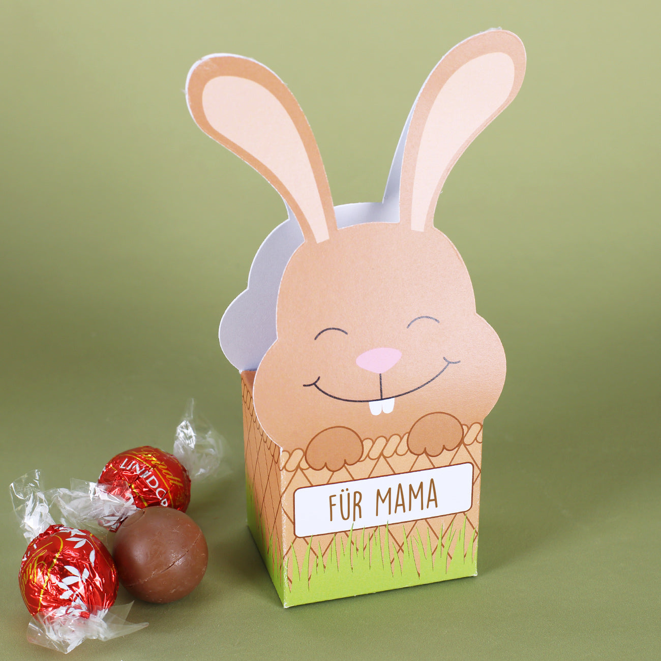 Faltschachtel zu Ostern mit 3 Lindorkugeln und Ihrem Wunschnamen