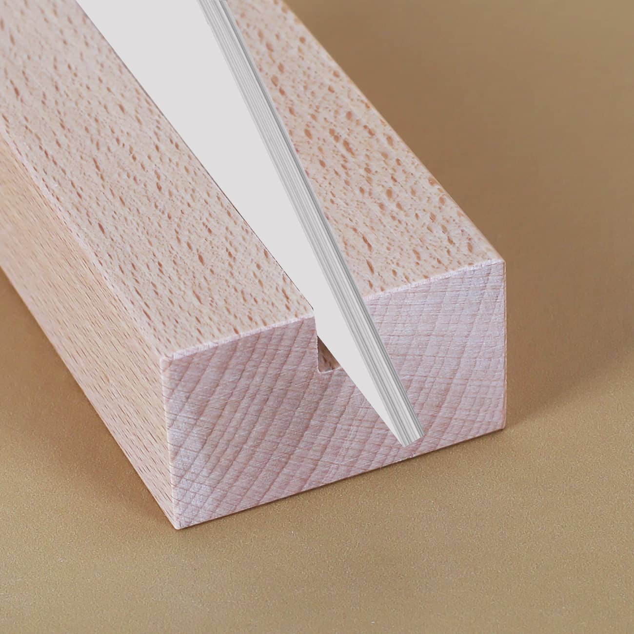 Mit Holzsockel
