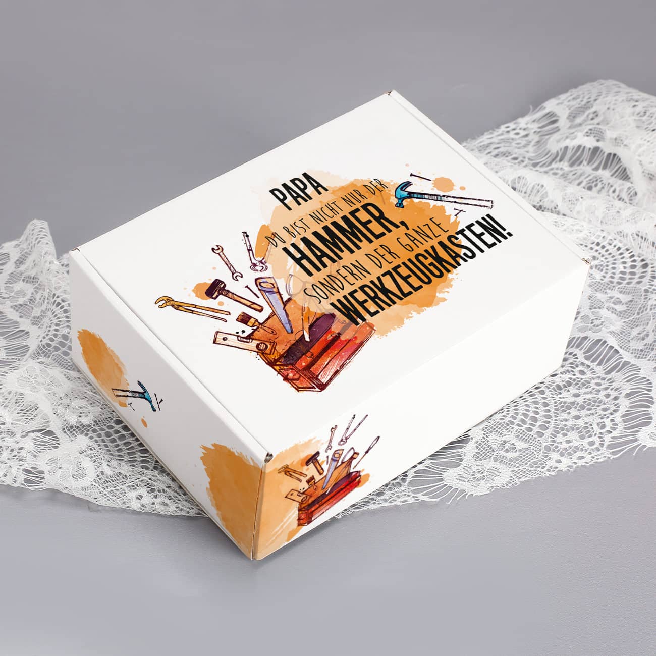 Runndum bedruckte Geschenkverpackung für Handwerker und Männer