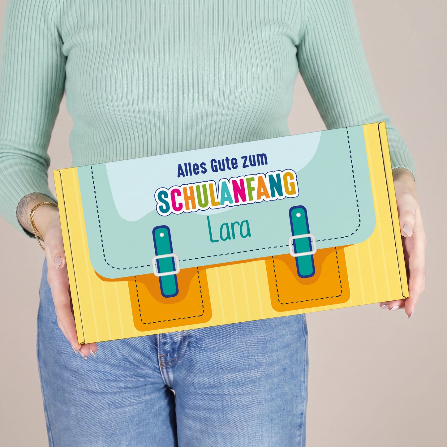 Geschenkverpackung zur Einschulung personalisiert mit Name | Schulranzen Design