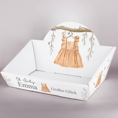 Personalisierter Geschenkkorb mit Latzkleidchen & Name bedruckt