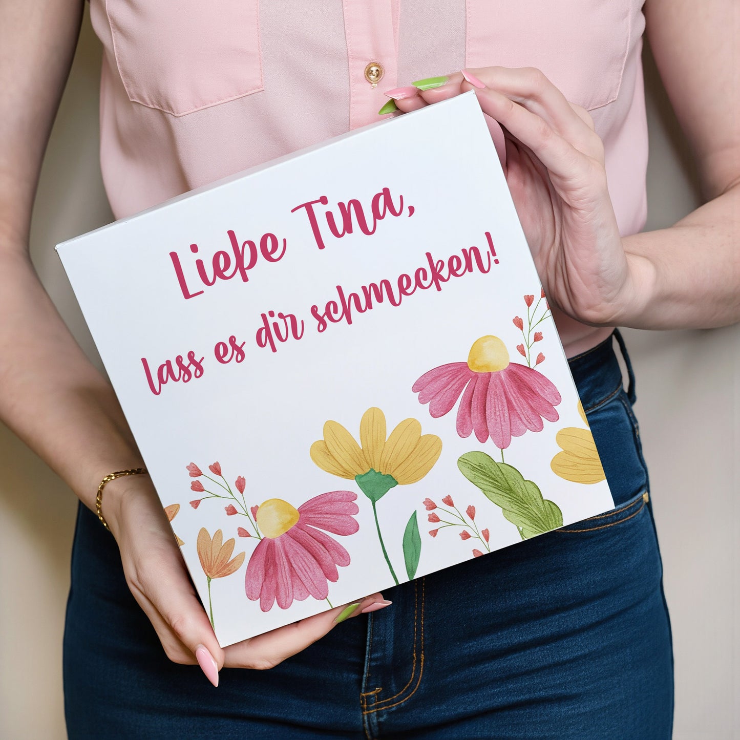 Kuchen in 3 Sorten mit Blumenmotiv und Wunschtext 