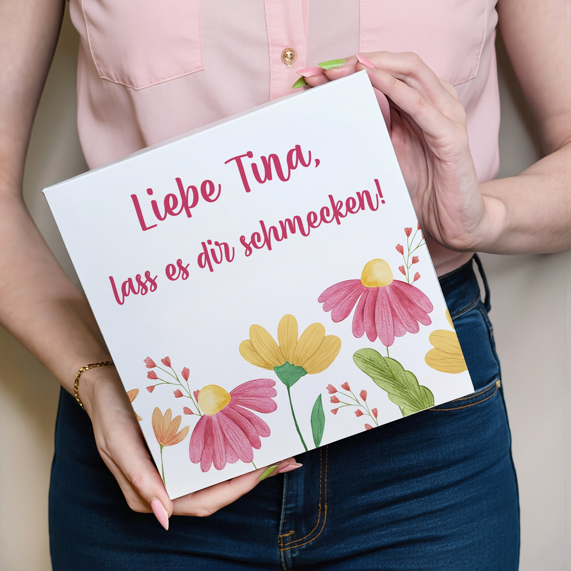 Kuchen in 3 Sorten mit Blumenmotiv und Wunschtext 