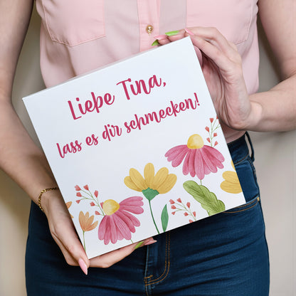 Kuchen in 3 Sorten mit Blumenmotiv und Wunschtext 