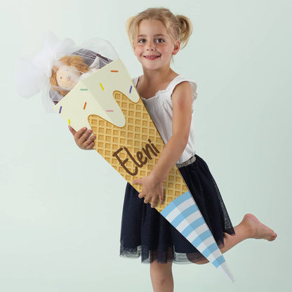 Schultüte in Form einer Eiswaffel mit Name personalisiert