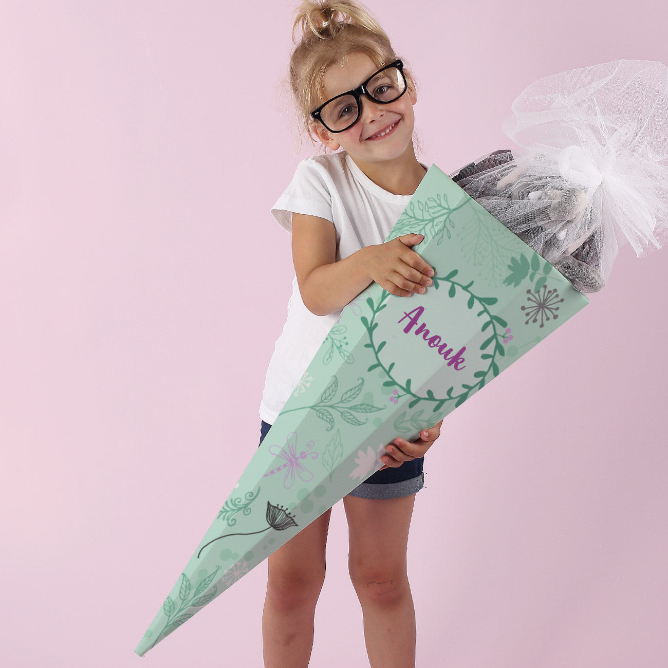 Schultüte mit floralem Muster, Libelle und Name