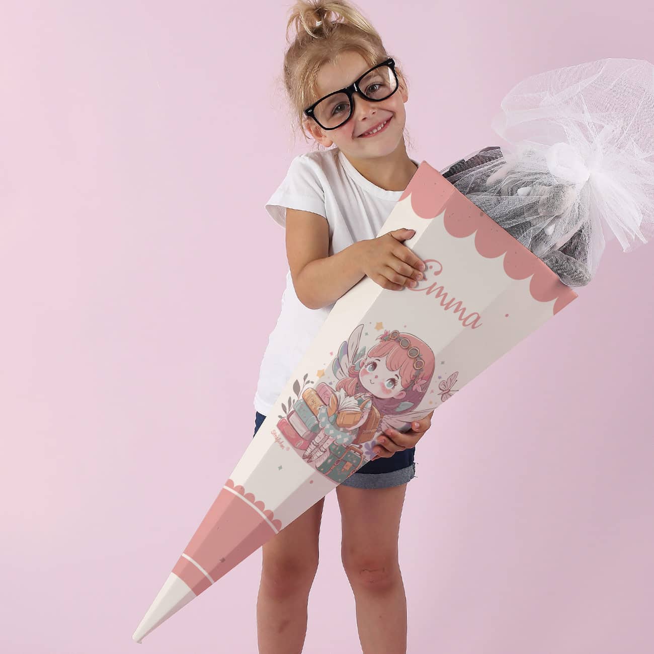 Schultüte zur Schuleinführung mit süßem Feenmotiv und Name