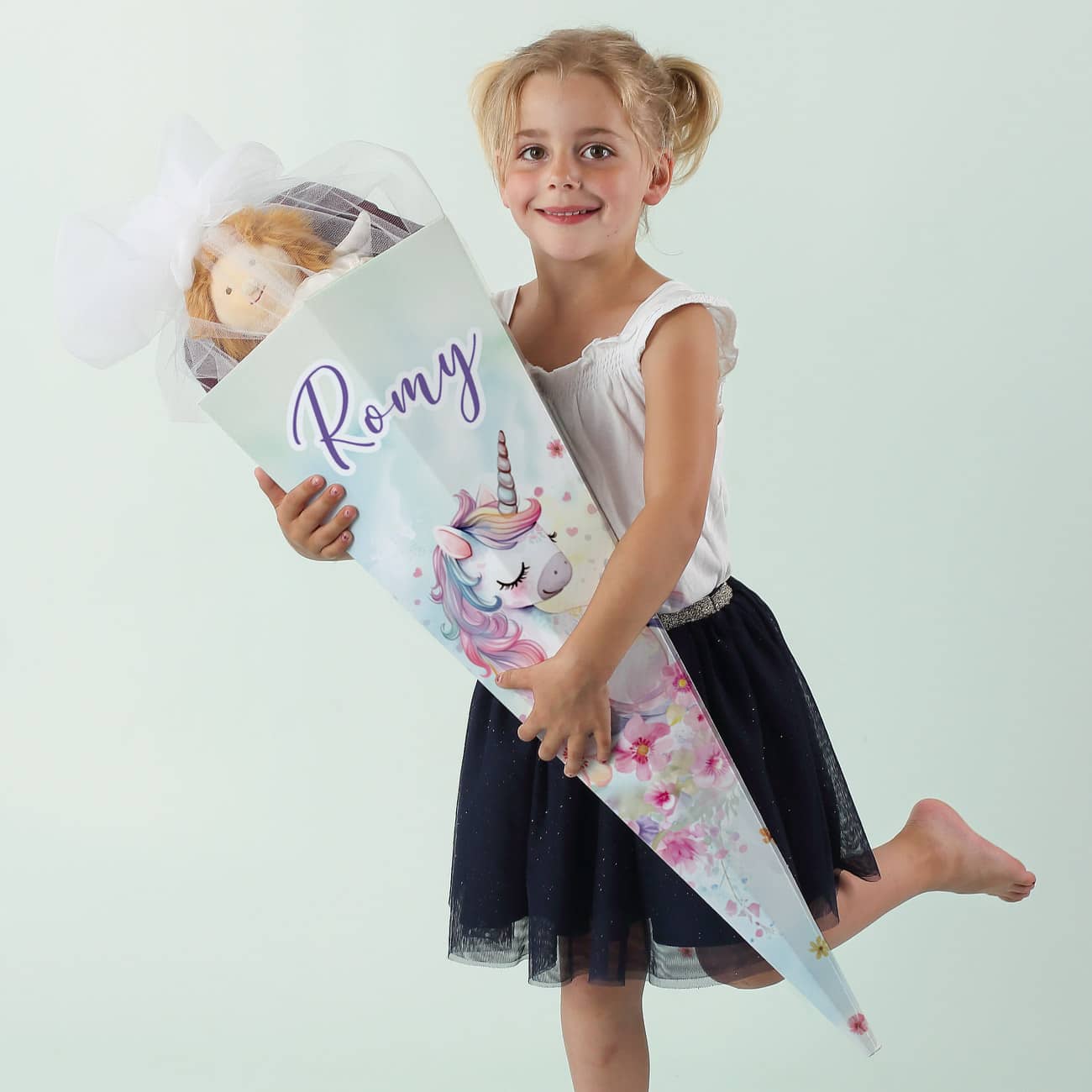 Schultüte mit Einhorn, Name und Blumen bedruckt