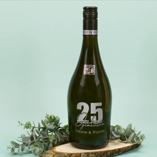 25 Jahre gemeinsam - silberne Gravur auf Seccoflasche
