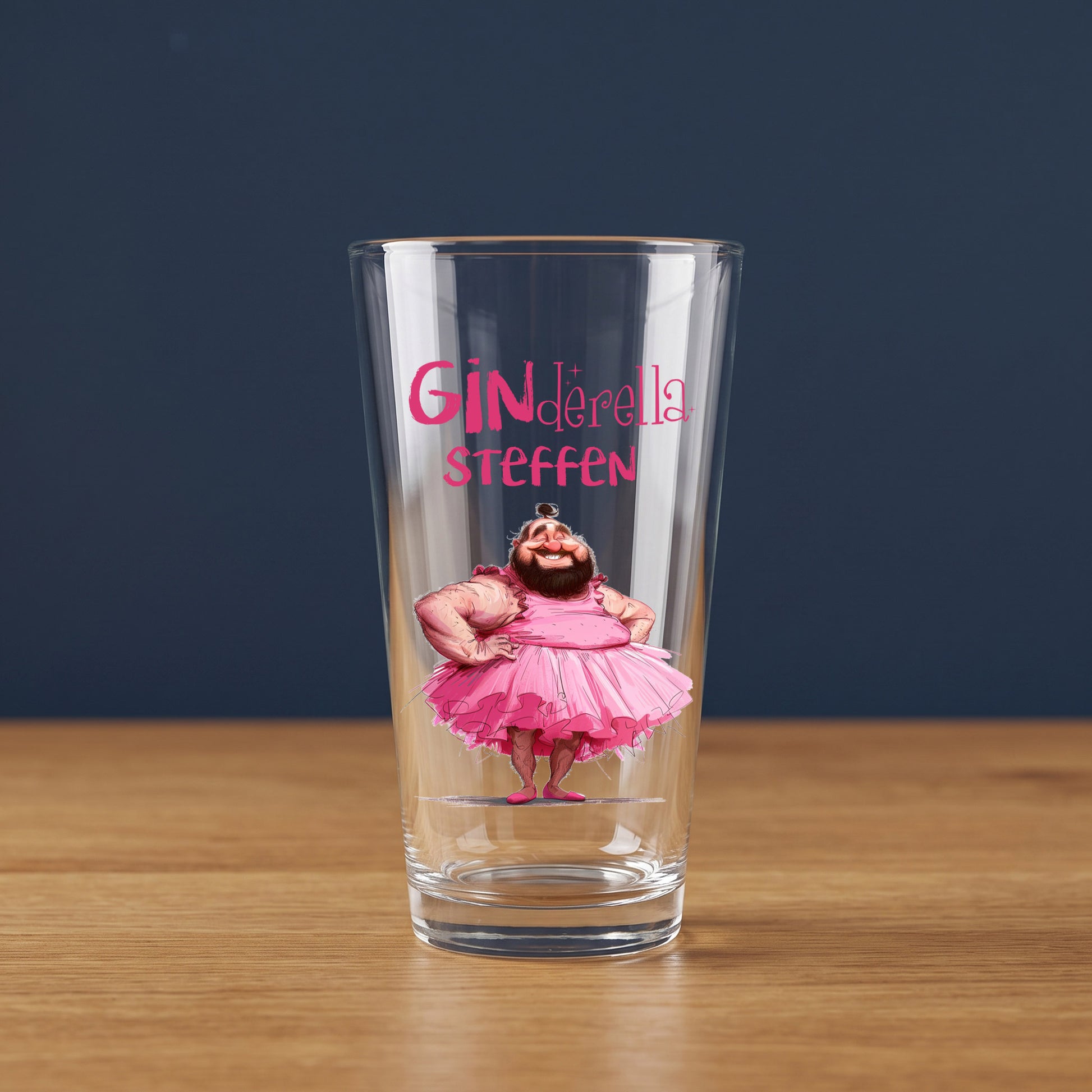 Leonardo Glas mit Ginderella Motiv und Name Steffen vor dunklem Hintergrund als Produktansicht ohne Getränk