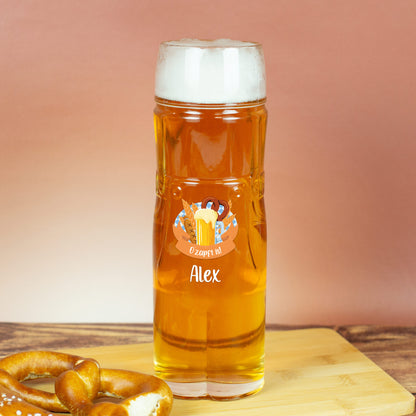 Personalisiertes Bierglas im Design einer Lederhose oder Dirndl mit Name und bayerischem Festmotiv