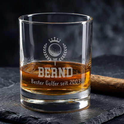Personalisiertes Whiskeyglas mit Golfmotiv, Name Bernd und Wunschtext Bester Golfer seit 2003