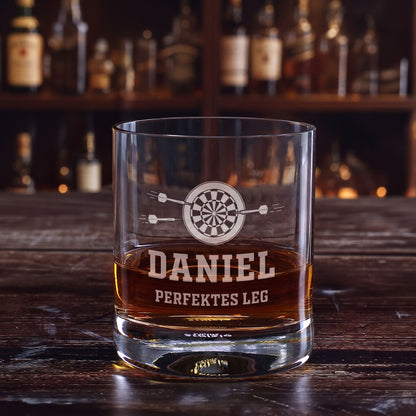 Whiskyglas mit Dartscheiben-Gravur, Name Daniel und Wunschtext Perfektes Leg vor Barregal