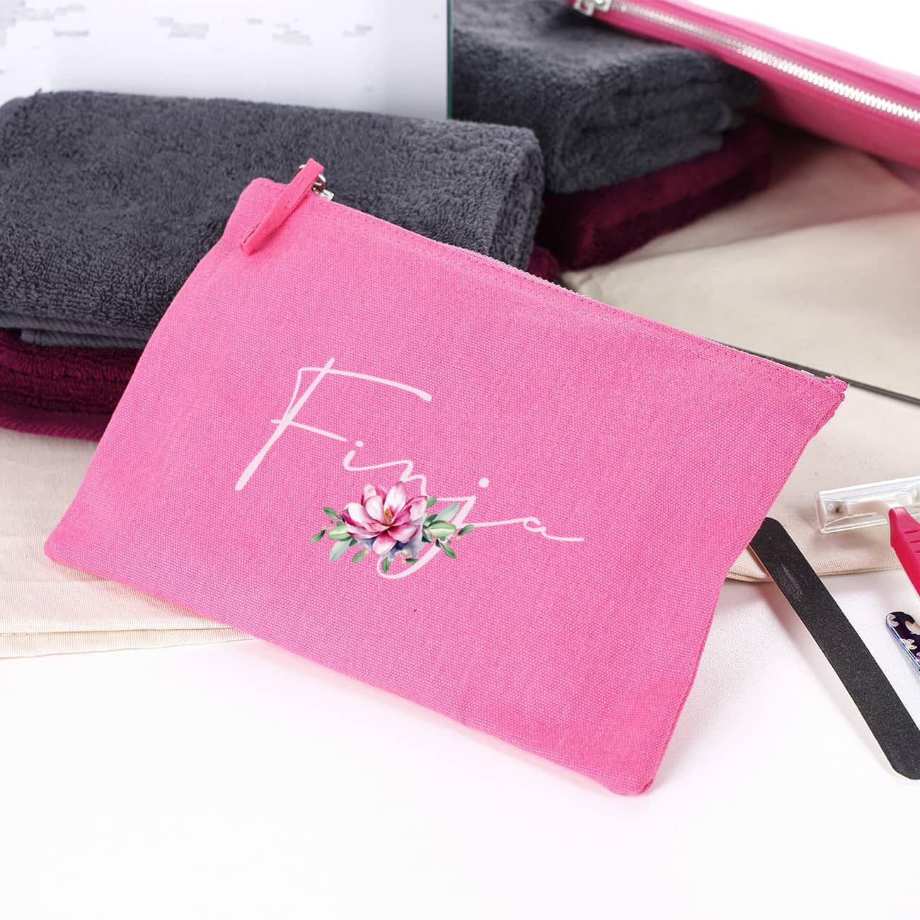 Persönliches Beautycase mit Name & Magnolie bedruckt