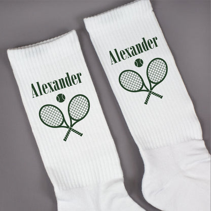 Paar weiße Tennissocken mit personalisiertem Namen Alexander und grünem Tennis-Aufdruck