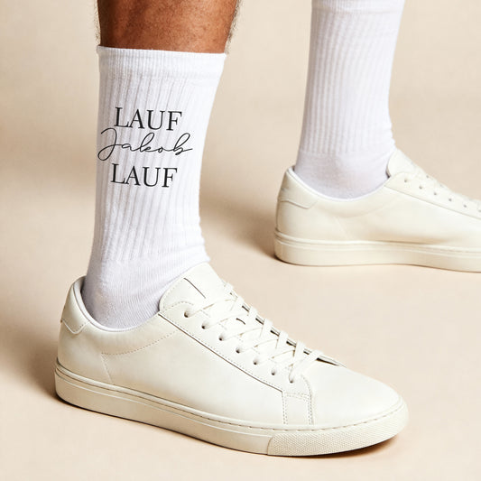 Weiße Socken mit „Lauf Jakob Lauf“-Aufdruck als Geschenk für Läufer und Sportfans