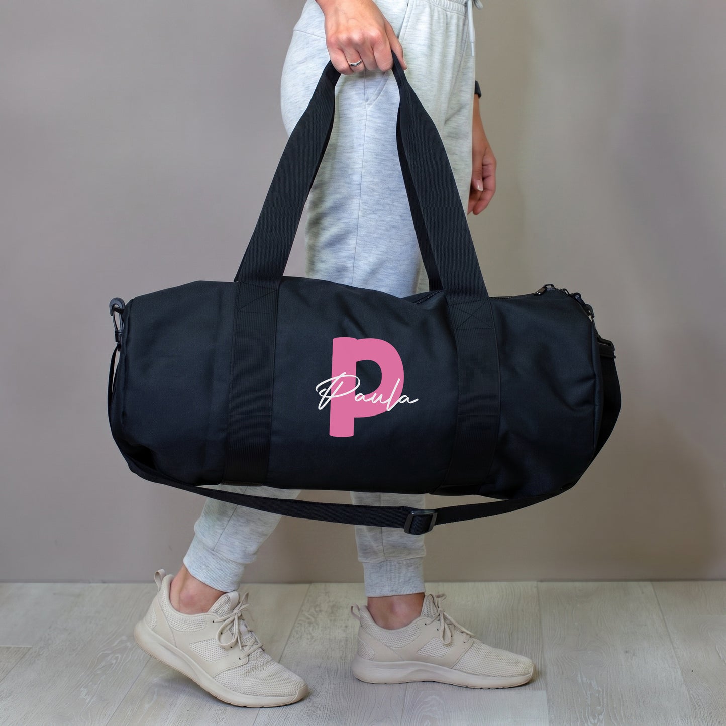 Sporttasche mit Name & Initiale personalisiert als Geschenk | Reisetasche für Freizeit & Sport