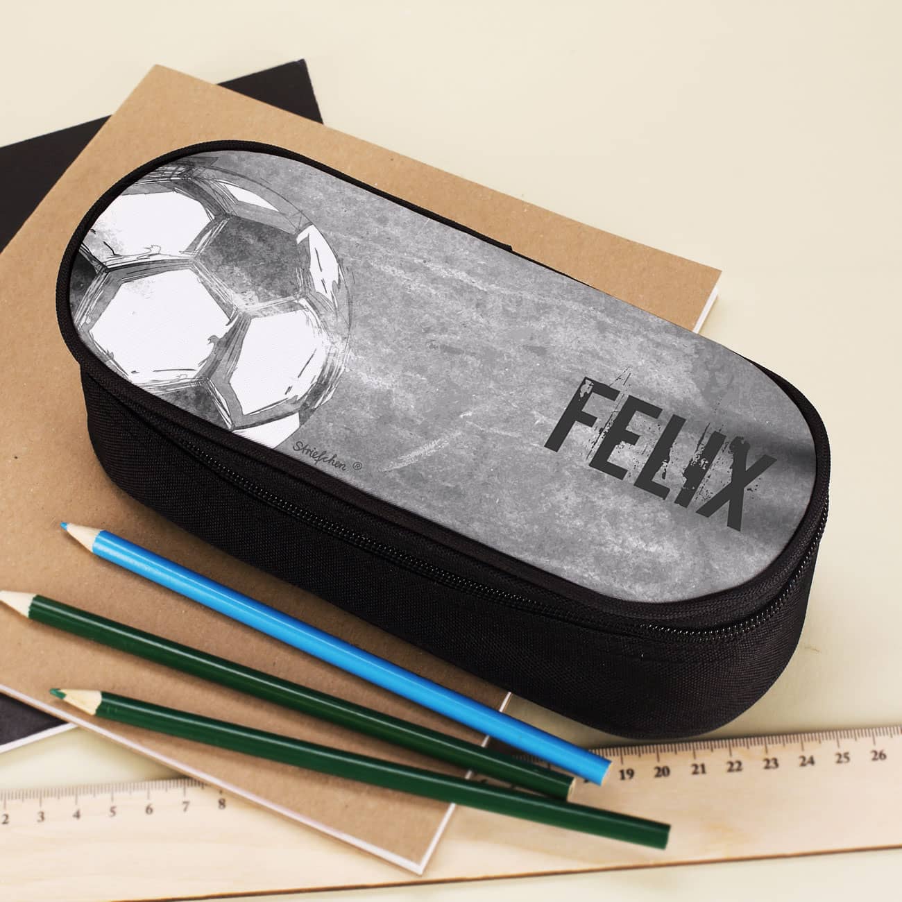 Stiftebox mit Fußballmotiv und Name