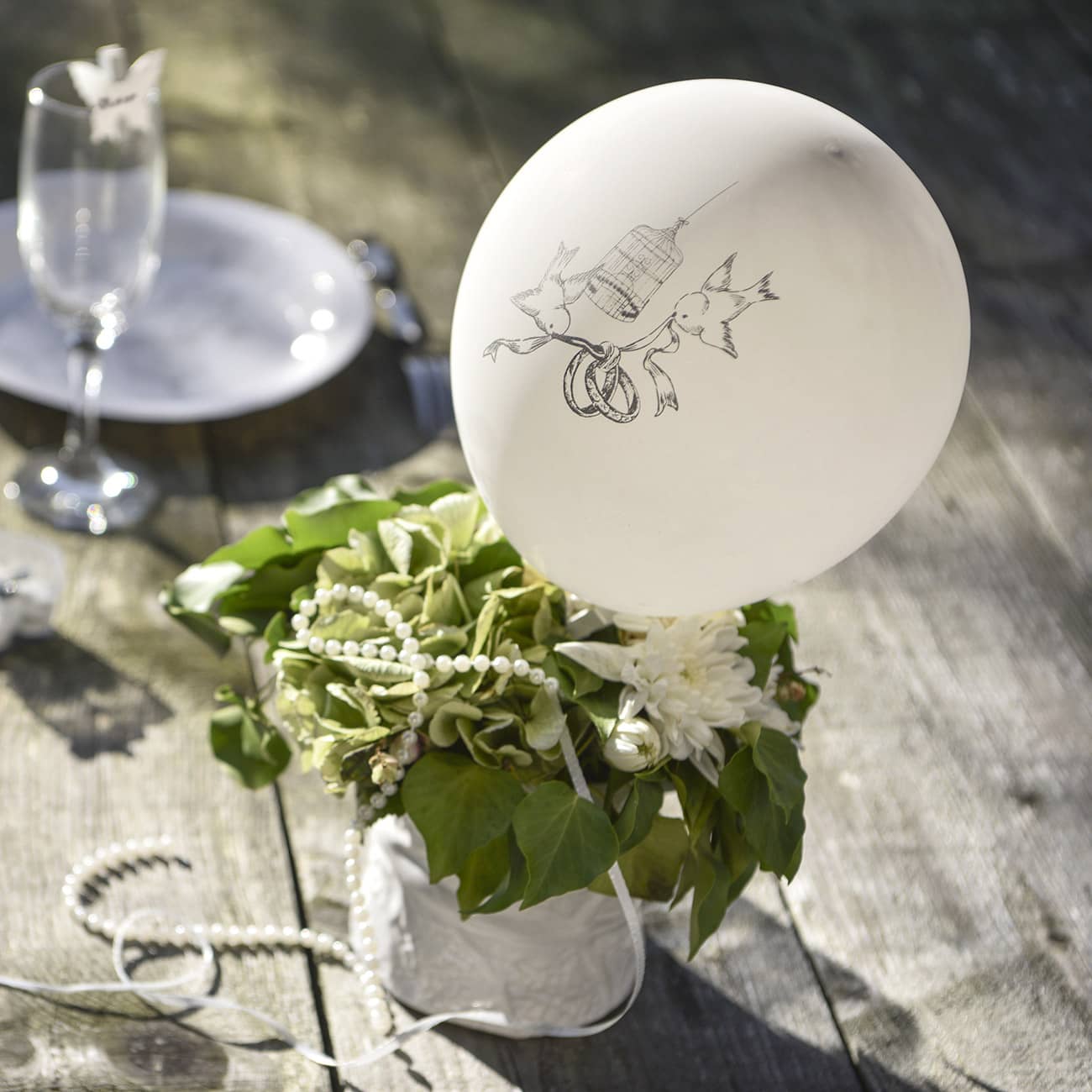 Luftballons im Set mit Taubenmotiv